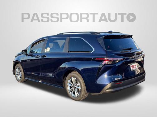 2025 Toyota Sienna XLE