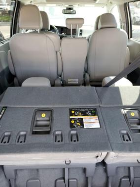2019 Toyota Sienna XLE