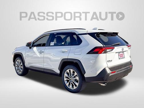 2025 Toyota RAV4 XLE Premium