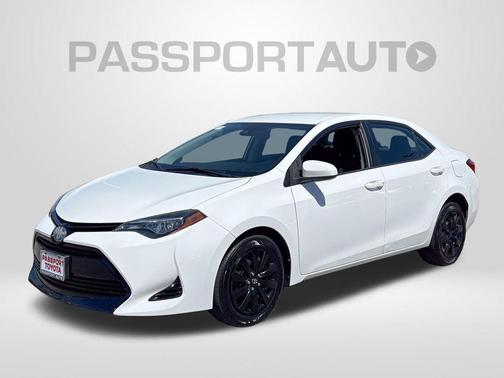 Super White 2018 Toyota Corolla LE