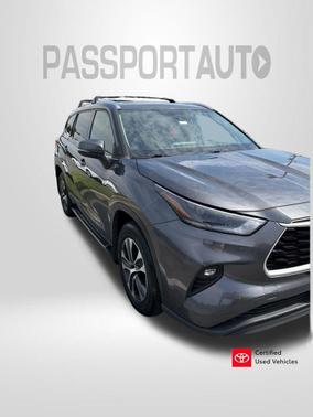 Magnetic Gray Metallic 2021 Toyota Highlander XLE