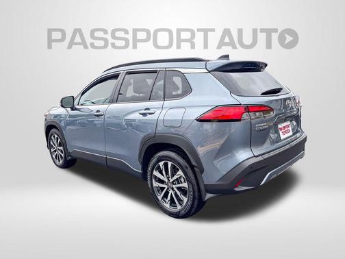 2025 Toyota Corolla Cross XLE