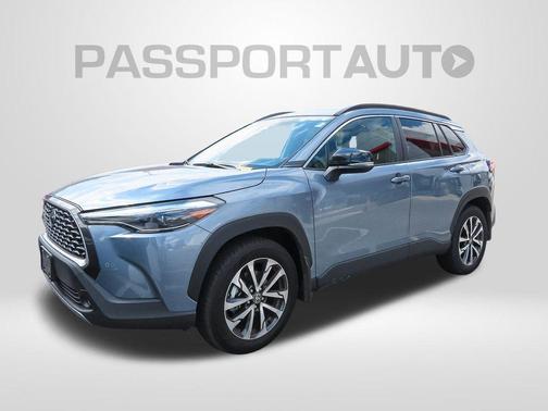 2025 Toyota Corolla Cross XLE