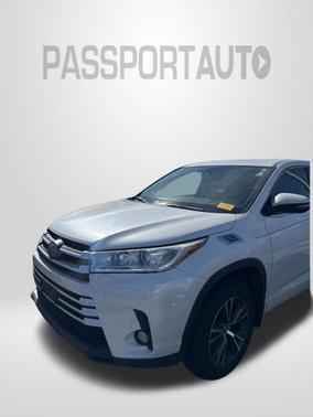 Blizzard Pearl 2017 Toyota Highlander LE Plus