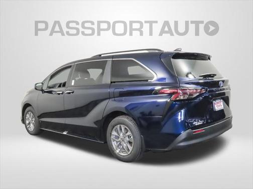 2025 Toyota Sienna XLE 7 Passenger