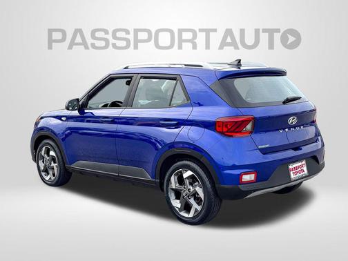 2022 Hyundai VENUE SEL