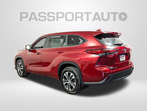 2023 Toyota Highlander Hybrid XLE