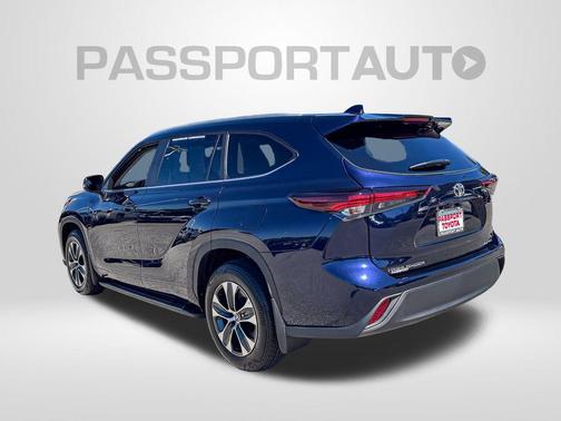 2025 Toyota Highlander XLE