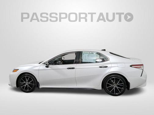 Wind Chill Pearl 2020 Toyota Camry XSE