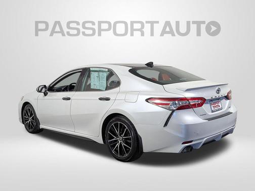 Wind Chill Pearl 2020 Toyota Camry XSE