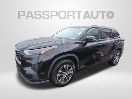 2022 Toyota Highlander Hybrid XLE