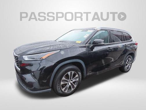 2022 Toyota Highlander Hybrid XLE