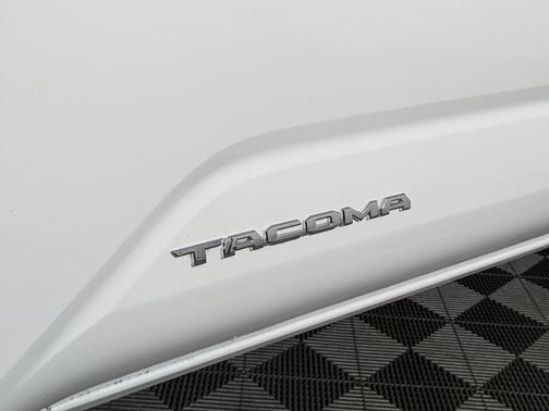 Ice Cap 2026 Toyota Tacoma SR5