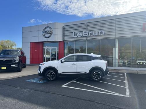 2025 Nissan Kicks SV
