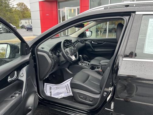 2022 Nissan Rogue Sport SL