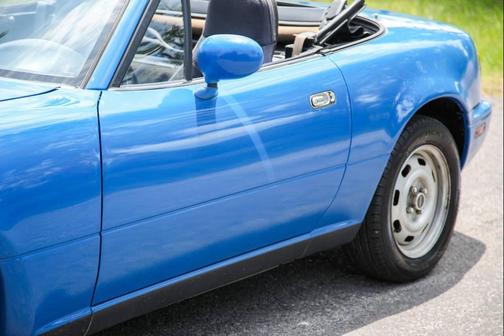 Mariner Blue 1990 Mazda MX-5 Miata Base 2dr Convertible