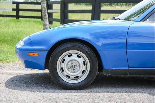 Mariner Blue 1990 Mazda MX-5 Miata Base 2dr Convertible
