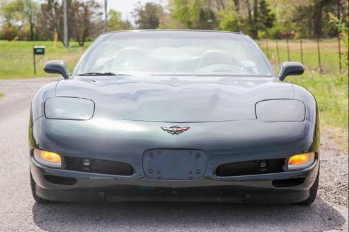 Dark Bowling Green Metallic 2000 Chevrolet Corvette Base