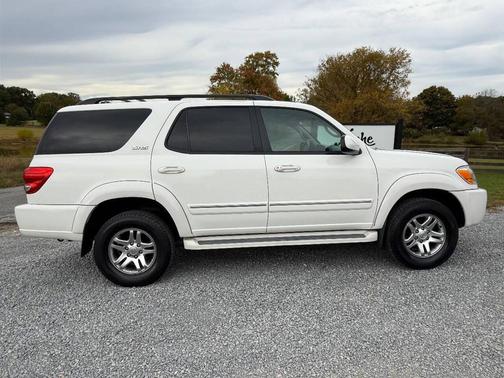 2005 Toyota Sequoia SR5