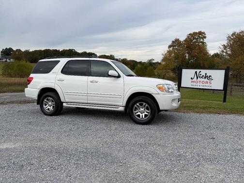 2005 Toyota Sequoia SR5