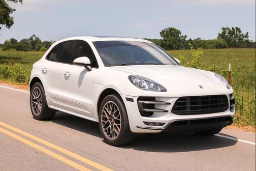 Agate Gray Metallic 2015 Porsche Macan Macan Turbo