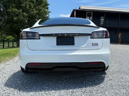 Pearl White Multi-Coat 2024 Tesla Model S Plaid