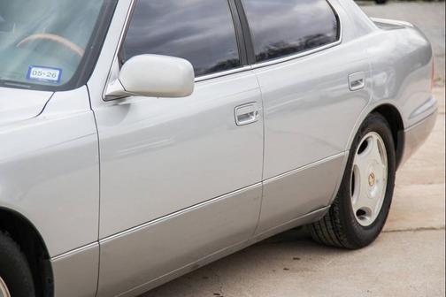1999 Lexus LS 400 Base