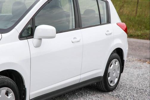 2009 Nissan Versa 1.8 S