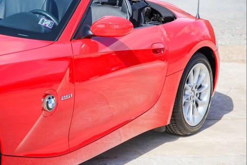 2005 BMW Z4 2.5i Roadster