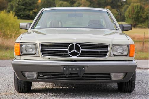 1984 Mercedes-Benz S-Class 500 SEC 2dr Coupe