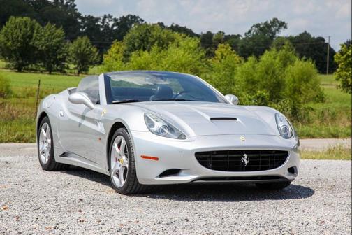 2010 Ferrari California Base