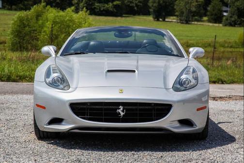 2010 Ferrari California Base