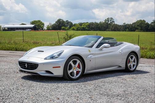 2010 Ferrari California Base