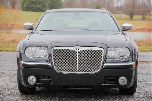 2005 Chrysler 300 Base