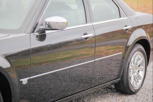 2005 Chrysler 300 Base