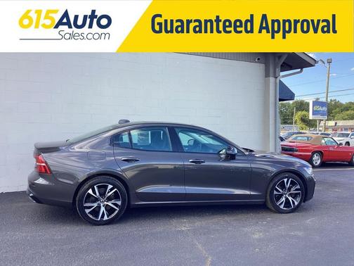 2024 Volvo S60 B5 Core Dark Theme