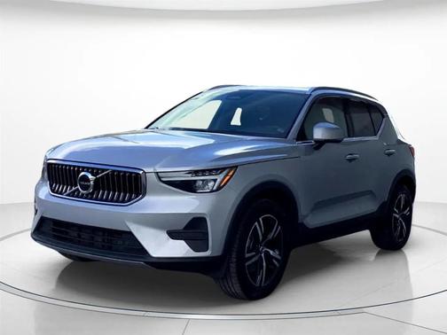 2024 Volvo XC40 B5 Core AWD