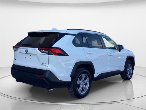 2022 Toyota RAV4 Hybrid XLE