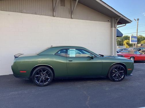 2022 Dodge Challenger SXT