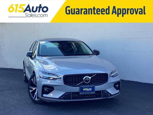 2024 Volvo S60 B5 Core Dark Theme