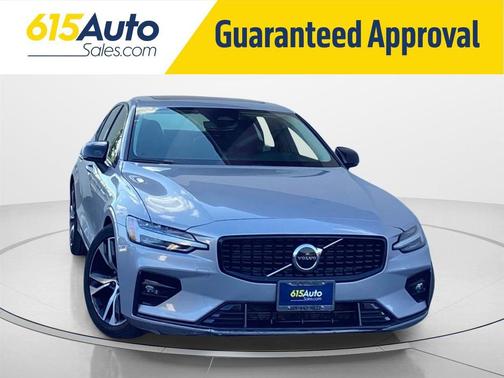 2024 Volvo S60 B5 Core Dark Theme