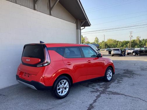 2024 Kia Soul LX