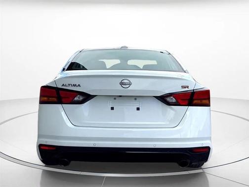2023 Nissan Altima SR FWD