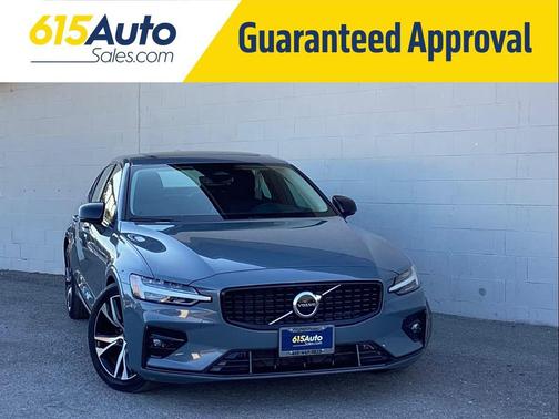 2024 Volvo S60 B5 Core Dark Theme