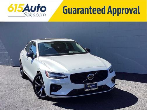2024 Volvo S60 B5 Core Dark Theme