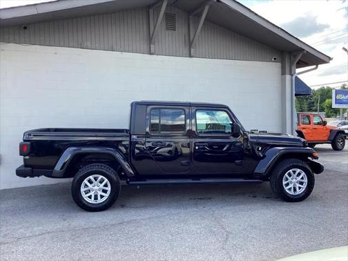 2023 Jeep Gladiator Sport S