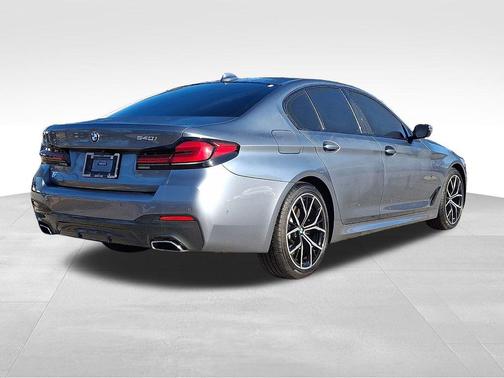 2022 BMW 540 i