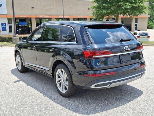 2023 Audi Q7 55 Premium Plus