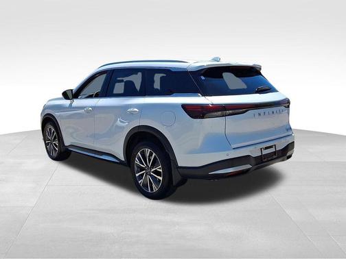Radiant White 2026 INFINITI QX60 LUXE AWD