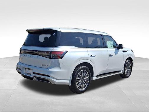 Radiant White 2026 INFINITI QX80 Luxe